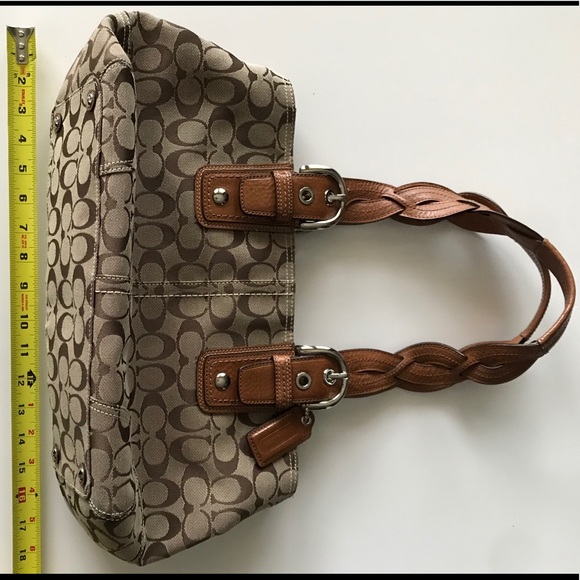 Authentic Coach signature handbag - Picture 4 of 8